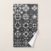 Metamorfose Medallion Pattern Black en White B Bad Handdoek (Handdoek)