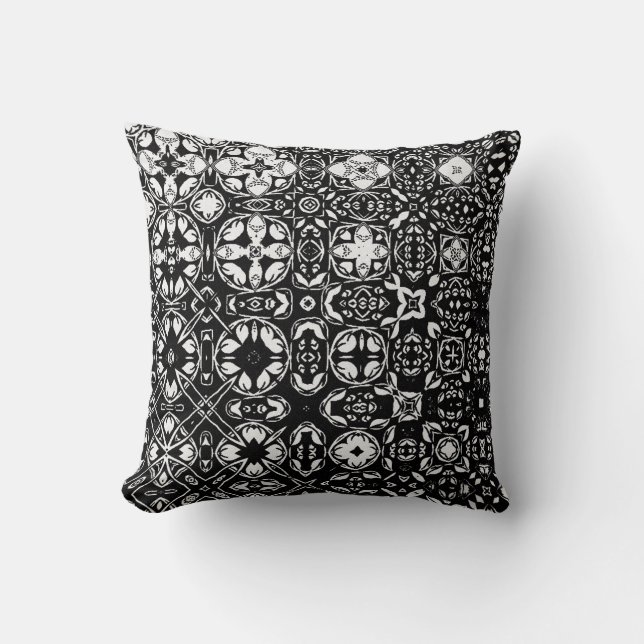 Metamorfose Medallion Pattern Black en White Kussen (Voorkant)