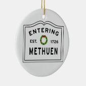 Methuen, MA Holiday Wreath Ceramic Ornament (Rechts)