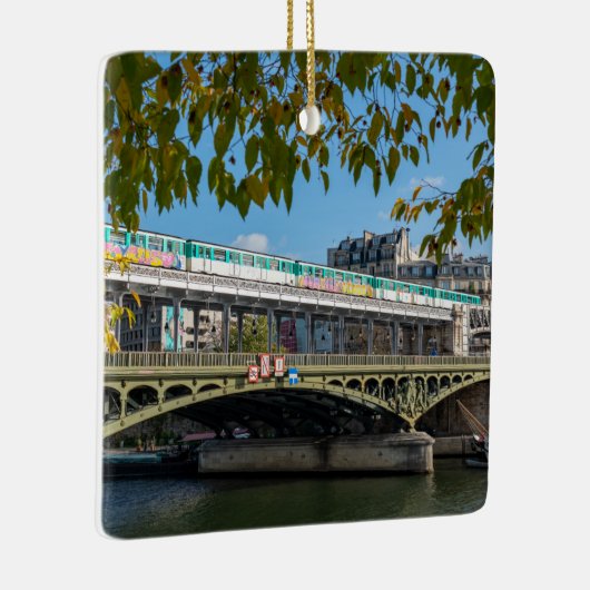 Metro op de brug Bir-Hakeim - Parijs, Frankrijk Keramisch Ornament (Rechts)
