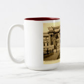 Metropolitan Art Museum, New York  Tweekleurige Koffiemok (Links)