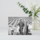 Mevrouw Arnold en kinder - 1939. Briefkaart (Staand voorkant)