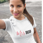 Mevrouw BOB Shirt<br><div class="desc">Grappig shirt zegt Mrs BOB. Pas het aan door de naam te wijzigen in wat u maar wilt. U kunt ook de lettertypekleur en -stijl wijzigen. Maakt een geweldig cadeau!</div>