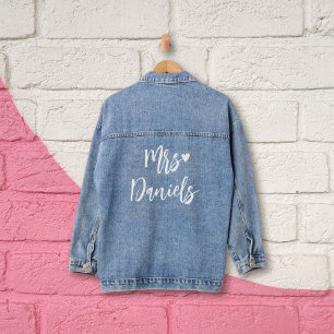 Mevrouw bruiden naam witte typografie en hart brui denim jacket