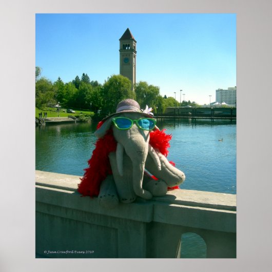 Mevrouw Ella in het park Poster (Voorkant)