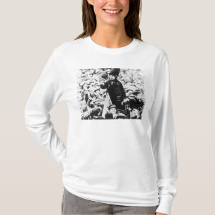 Mevrouw Emmeline Pankhurst richt zich tot een krui T-shirt