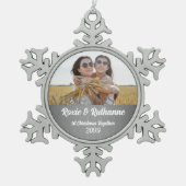 Mevrouw en mevrouw Silver Damask, eerste Kerstmis Tin Sneeuwvlok Ornament (Voorkant)