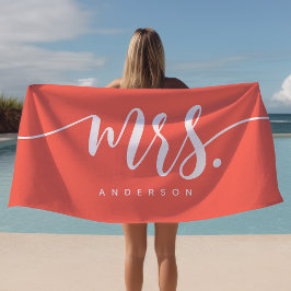 Mevrouw Koraal En Witte Pasgetrouwde Bruid Persoon Strandlaken