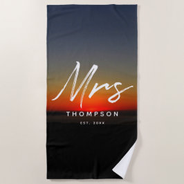 Mevrouw Modern Sunset in Water Minimalist Script Strandlaken