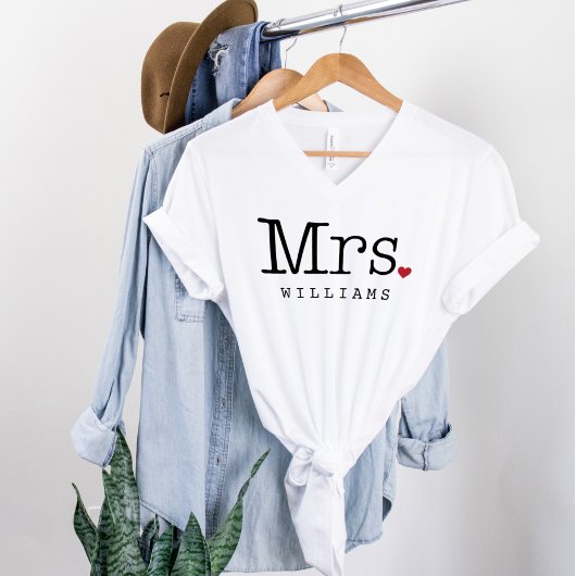 Mevrouw Monogram Hart Achternaam Trouwen T-shirt