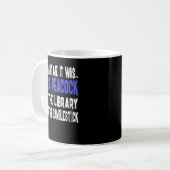 Mevrouw Peacock Library Candlestick - Clue Koffiemok (Voorkant links)