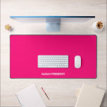 Mevrouw president moderne gewaagde typografie hot bureaumat<br><div class="desc">Mevrouw President moderne typografie witte en hete roze bureaumat. Witte vetgedrukte tekst op hot pink bewerkbare kleur achtergrond. Je kunt het personaliseren en uniek maken. Vier het president van het land op de dag van de inauguratie van de president. Ook kan dit een geweldig leuk cadeau zijn om een vrouwelijke...</div>