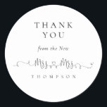 Mevrouw Ring Heart Script Lesbian Wedding Bedankt Ronde Sticker<br><div class="desc">Mevrouw Ring Heart Script Lesbian Wedding bedankt. Een whimsical set script voor Mrs. en Mrs. met romantische trouwringen en hartmotief die het verbinden met de rest van de tekst die je gemakkelijk kunt personaliseren. U kunt tekst en achtergrondkleuren ook veranderen als u via de Customize Verdere optie wenst.</div>