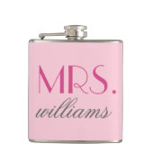 Mevrouw Roze Script Trouw Aangepaste Achternaam Heupfles (Voorkant)