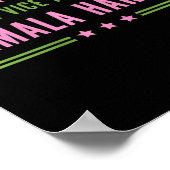 Mevrouw Vice-President Kamala Harris Pink Green Poster (Hoek)