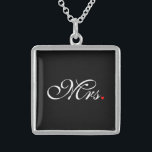 Mevrouw Wife Bride Zijn haar nieuwe widen Sterling Zilver Ketting<br><div class="desc">Een klassiek monogram voor Mr. en Mrs. voor pas opgerichte koppels: vriendin of vriendje. Een perfect cadeauidee op het laatste moment. Mr. en Mrs. Husband Wife Zijn haar nieuwe wiet op een aangepast cadeau om te draag of te delen. Gebruik de link Bericht om contact met ons op te nemen...</div>