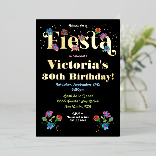 Mexicaanse Fiesta Birthday Party met borduurwerk F Folie Uitnodiging (Staand Voorkant)