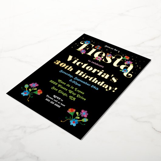 Mexicaanse Fiesta Birthday Party met borduurwerk F Folie Uitnodiging (Gedraaid)