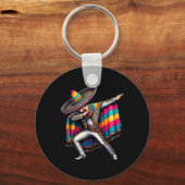 Mexicaanse jongen dabbing Cinco de Mayo feestelijk Sleutelhanger (Voorkant)