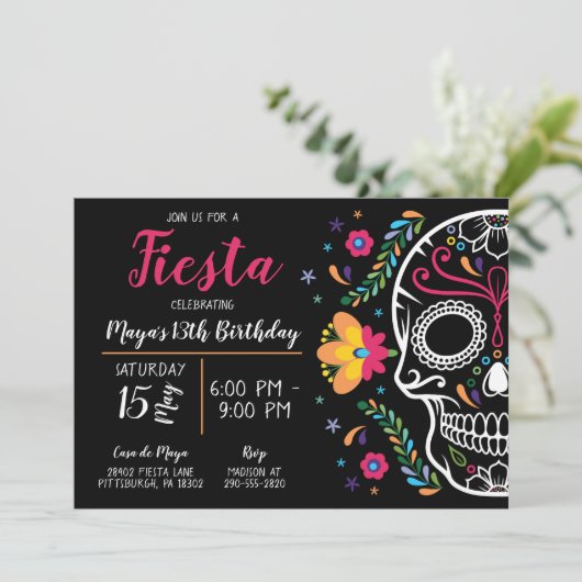 Mexicaanse schedel Floral Fiesta Verjaardag uitnod Kaart (Staand voorkant)