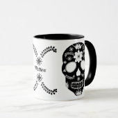 Mexicaanse suikerriet zwarte en witte schedel met  mok (Voorkant rechts)