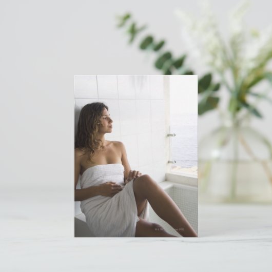 Mexicaanse vrouw in bed briefkaart (Staand voorkant)