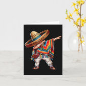 Mexican Boy Dabbing Poncho Funny Cinco de Mayo Par Kaart (Gele Bloem)