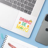 Mexican Drinko de Mayo Funny Cinco de Mayo Gift Sticker (Laptop met iPhone)