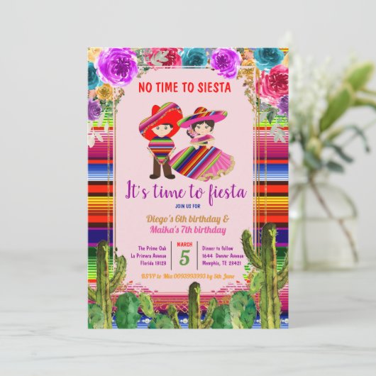 Mexican Fiesta Sibling Birthday Uitnodiging (Staand voorkant)