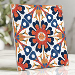 Mexican Talavera Floral Medallion Kobalt Sinaasapp Tegeltje<br><div class="desc">Verfris uw ruimte met deze gedurfde en levendige Mexicaanse tegel in Talavera-stijl. Met handgeschilderde bloemenmedaillons, geometrische zonnestralen en een opvallend kleurenpalet van kobaltblauw, sinaasappel en oker, legt dit ontwerp de essentie van de traditionele volkskunst vast. Het licht gestructureerde oppervlak en de symmetrische lay-out maken het ideaal voor backsplashes, accentmuren of...</div>