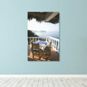 Mexico, Guerrero, Zihuatanejo. Kafeltabel over Canvas Afdruk (Insitu (Houten vloer))