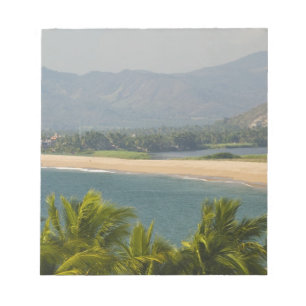 Mexico, Jalisco, Barra de Navidad. Stadsstrand Notitieblok