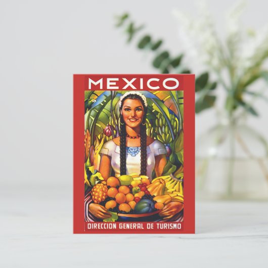 Mexico, lachende vrouw met tropisch fruit,  briefkaart (Staand voorkant)