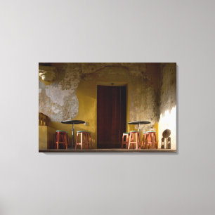 Mexico, Oaxaca, Namiddagzon licht balkon van Canvas Afdruk