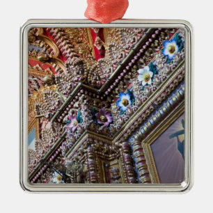 Mexico, Querétaro. Detail binnen weelderige kathol Metalen Ornament