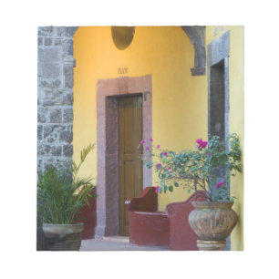 Mexico, San Miguel de Allende, Boogvormige ingang Notitieblok