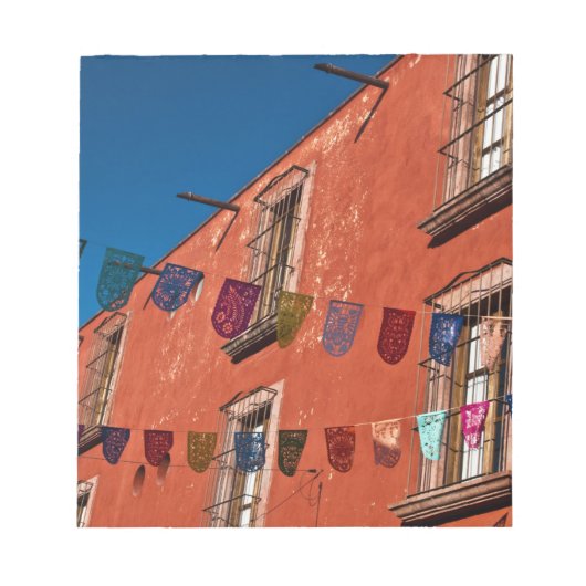 Mexico, San Miguel de Allende. Kleurrijke banners Notitieblok (Voorkant)