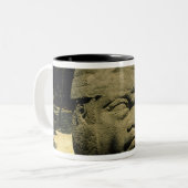 Mexico, Villahermosa, reuzenkop Olmec, La Venta Tweekleurige Koffiemok (Voorkant links)