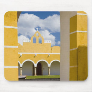 Mexico, Yucatan, Izamal. Het franciscaner klooster Muismat