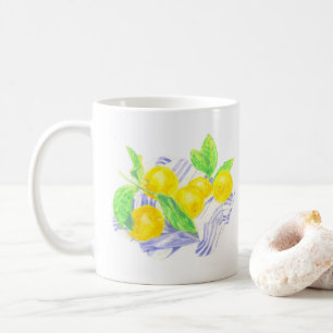 Meyer citroenen op keukendoek koffiemok