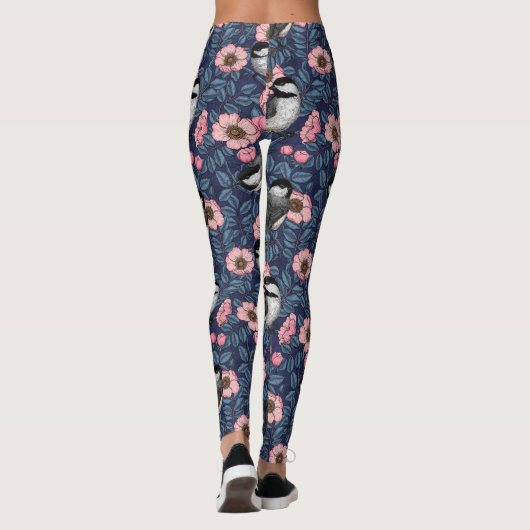 Mezen in de wilde roos in roze en blauw leggings (Achterkant)