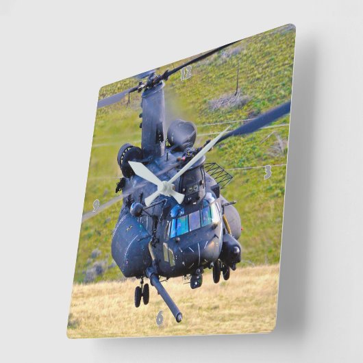 MH-47G CHINOOK VIERKANTE KLOK (Hoek)