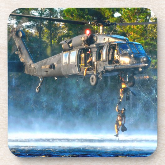 MH-60 M ZWARTE HAWK BIER ONDERZETTER (Voorkant)