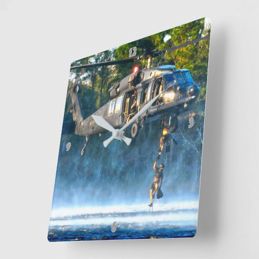 MH-60 M ZWARTE HAWK VIERKANTE KLOK (Hoek)