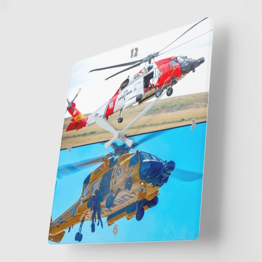 MH-60T JAYHAWK VIERKANTE KLOK (Hoek)