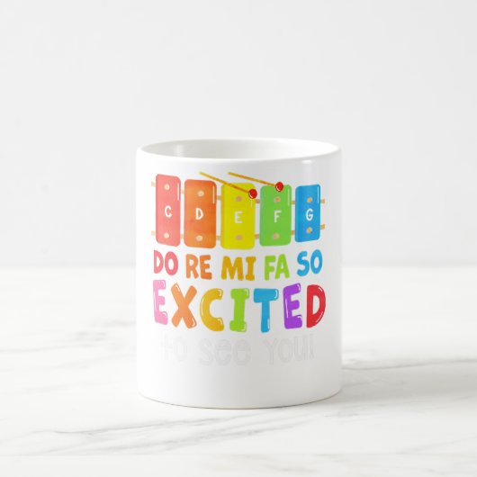 Mi Fa is zo opgewonden dat u muziekdocent T- Koffiemok (Center)