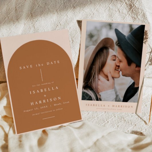 MIA Arched Burnt Oranje Modern Minimalist Wedding Kaart