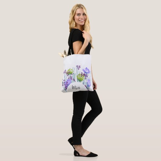 Mia Floral Monogram Tote Bag (Op model)