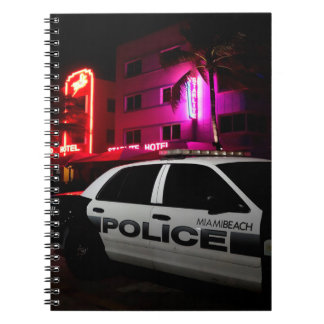 Miami Beach Police on Ocean Drive Notitieboek