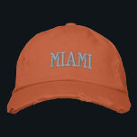 MIAMI Blauw en Oranje  Stijl Verdrietig Geborduurde Pet<br><div class="desc">MIAMI Blue Geborduurd stijl gedistresseerd Oranje pet. Maakt een prachtig cadeau voor iedereen die van Miami FL houdt! Als u liever uw persoonlijke tekst hebt, selecteert u de knop "Deze sjabloon personaliseren" om de gewenste aangepaste tekst in te voeren. Borduurwerk is ook aanpasbaar aan andere kleurkeuzes door de knop "Ontwerp...</div>